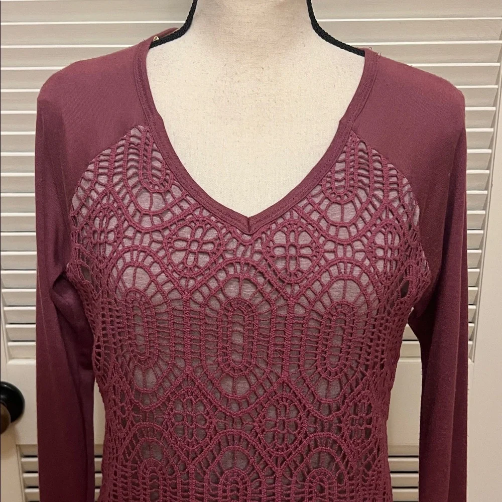 Democracy Lace Embellished Tee in Mauve, Size Small, NWT
